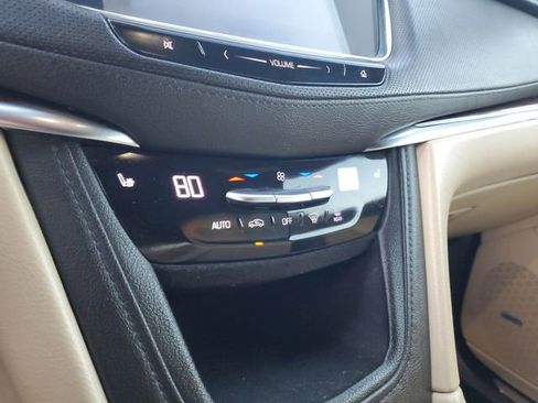 Used 2018 Cadillac XT5 Luxury w/ Driver Awareness Package image 22