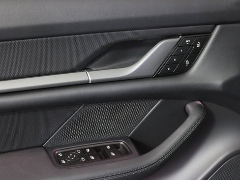 Used 2025 Porsche Taycan image 16