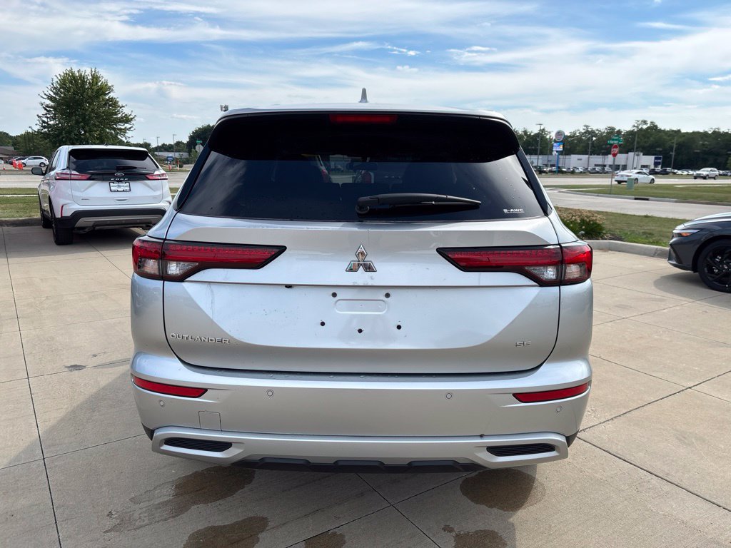 Used 2023 Mitsubishi Outlander SE AWD/4WD image 4