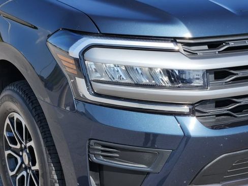 Used 2024 Ford Expedition XLT RWD image 9