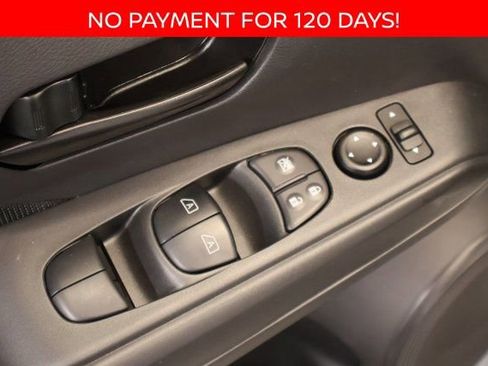 New 2025 Nissan Kicks Play S image 8