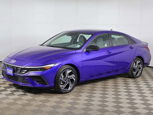 Certified 2025 Hyundai Elantra Sport image 7