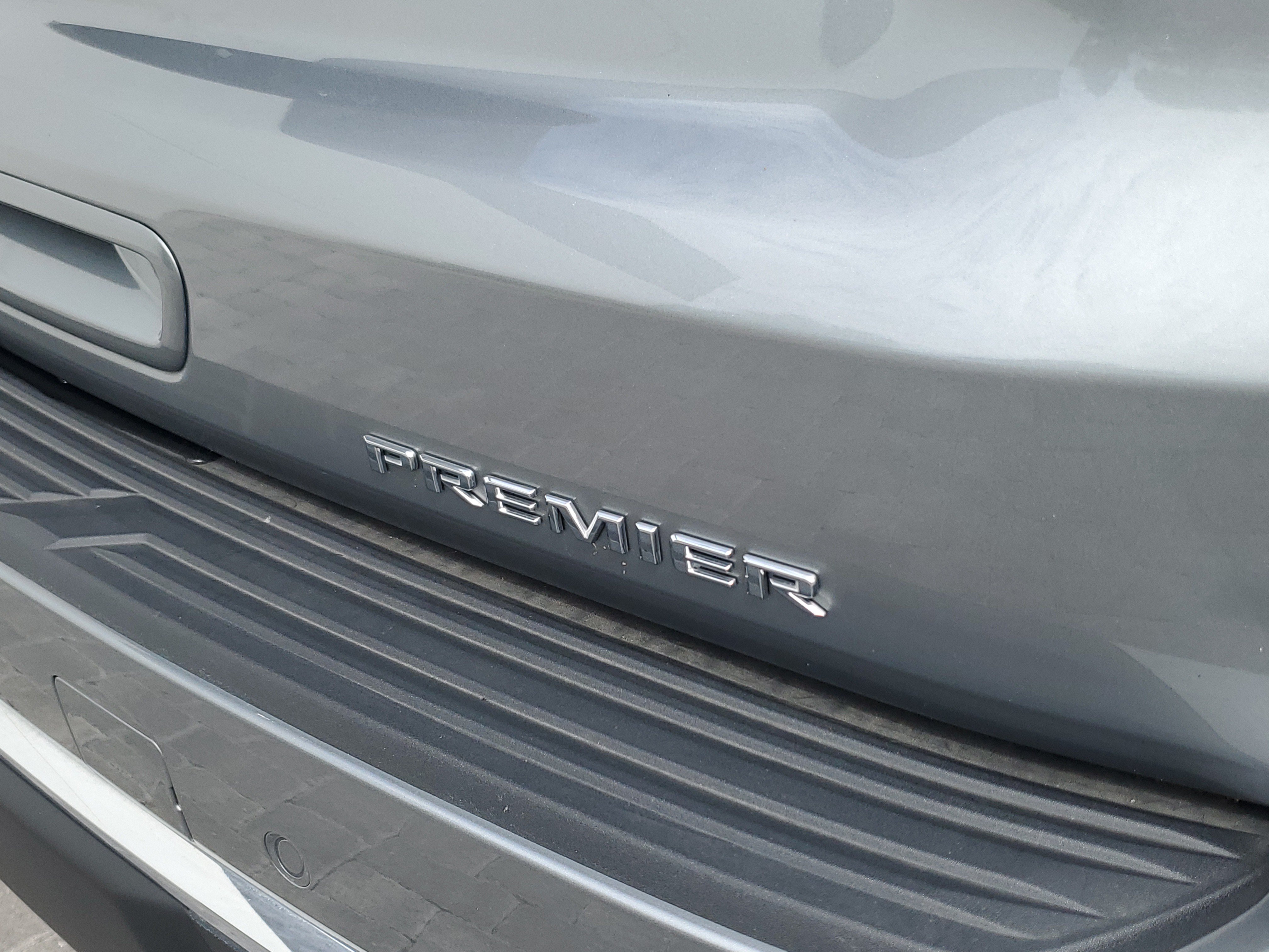 Used 2025 Chevrolet Tahoe Premier AWD/4WD image 7