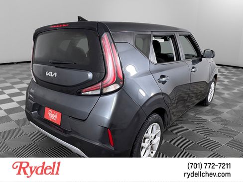 Used 2023 Kia Soul LX w/ LX Technology Package image 5