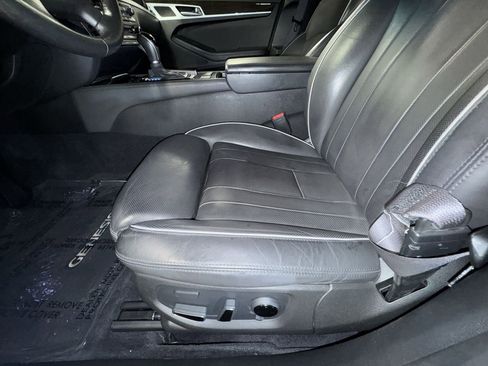 Used 2015 Hyundai Genesis 3.8 w/ Option Group 03 image 17