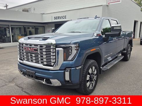 Used 2025 GMC Sierra 2500 Denali w/ Denali Reserve Package AWD/4WD image 2