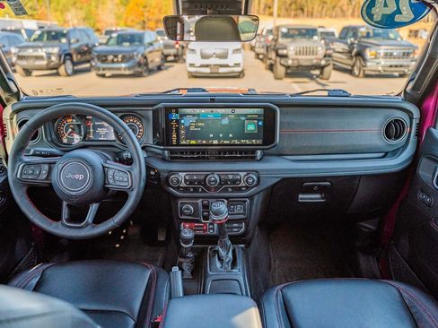 Used 2024 Jeep Wrangler Unlimited Rubicon w/ Technology Group image 23