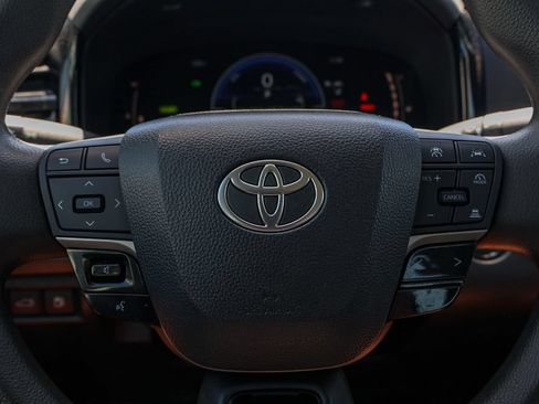 Used 2025 Toyota Camry LE FWD image 26