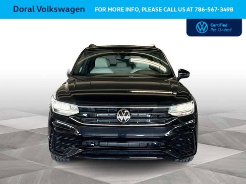 Used 2023 Volkswagen Tiguan SE R-Line image 3