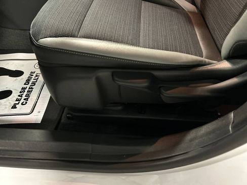 Used 2025 Buick Envista Preferred FWD image 13