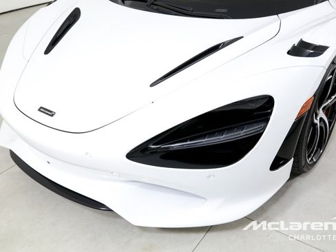 Used 2024 McLaren 750S Spider image 27