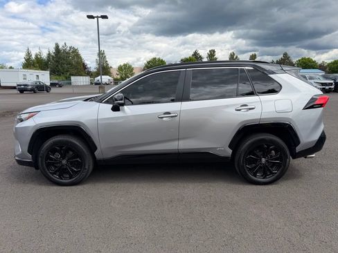 Used 2023 Toyota RAV4 XSE AWD/4WD image 5