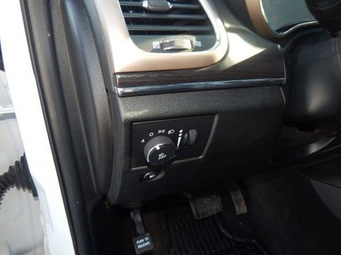 Used 2015 Jeep Grand Cherokee Limited w/ Luxury Group II AWD/4WD image 13