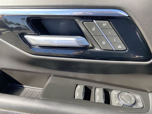 Used 2025 Chevrolet Tahoe High Country image 23