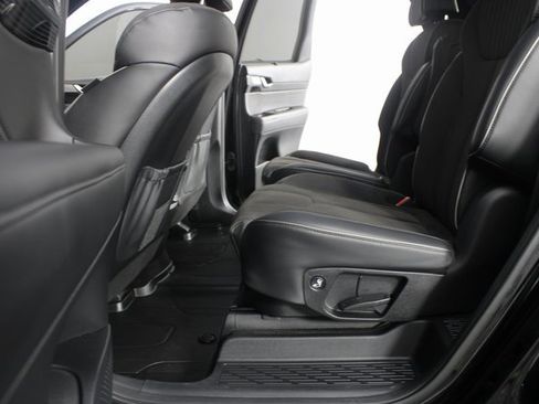 Used 2025 Hyundai Palisade Calligraphy image 22