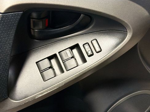 Used 2011 Toyota RAV4 4WD w/ Base L4 Extra Value Pkg image 15