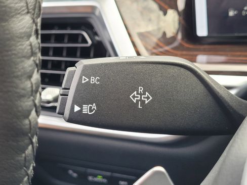 New 2026 BMW X5 xDrive50e w/ Executive Package image 31