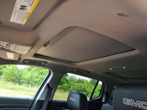 Used 2019 GMC Acadia SLT w/ Black Edition AWD/4WD image 24