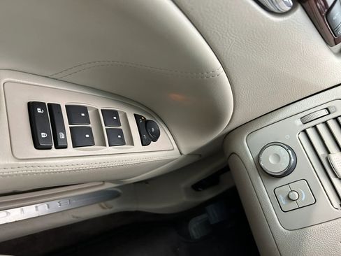 Used 2009 Buick Lucerne CXL w/ Driver Confidence Package image 19