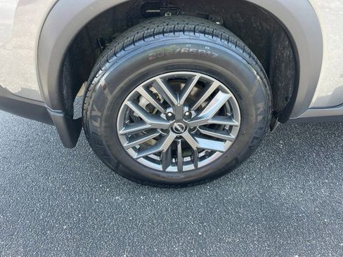 Used 2023 Nissan Rogue S FWD image 15