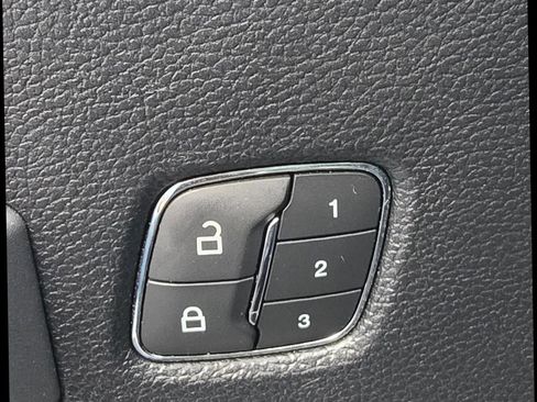 Used 2019 Ford F250 Platinum w/ Platinum Ultimate Package image 20