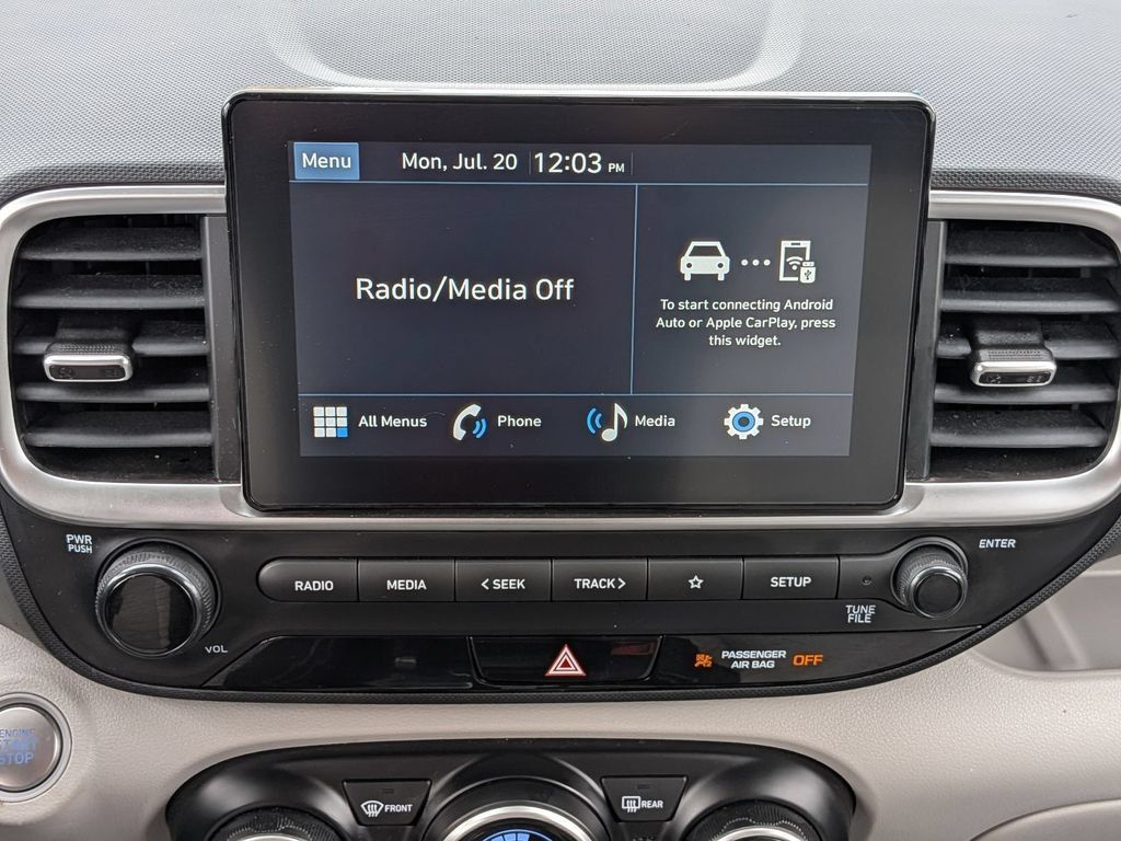 Used 2025 Hyundai Venue SEL FWD image 20