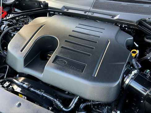 Used 2023 Land Rover Defender 90 X-Dynamic SE image 31