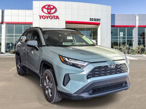 Used 2022 Toyota RAV4 XLE w/ Convenience Package AWD/4WD image 1