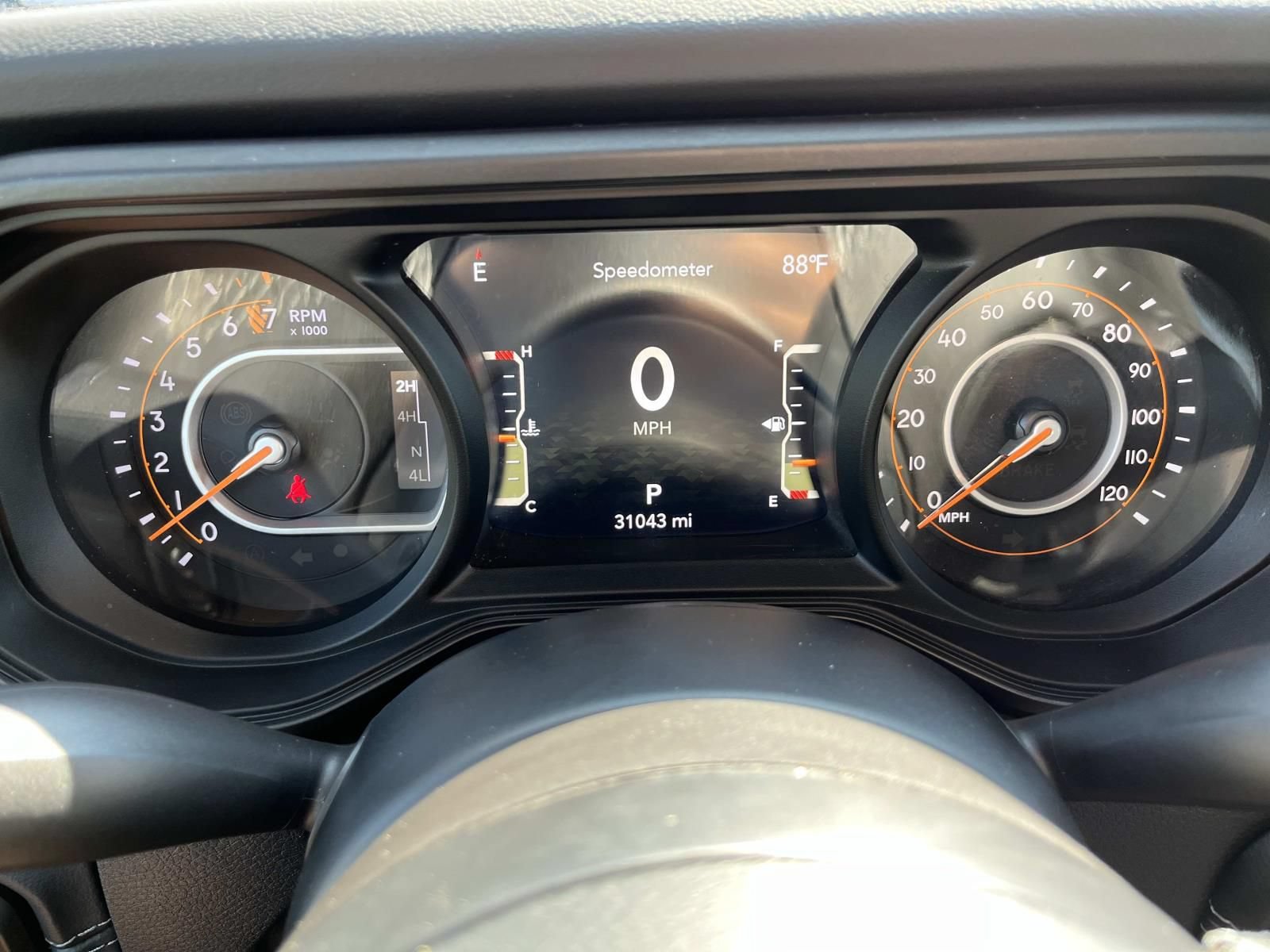 Used 2025 Jeep Gladiator Rubicon w/ Convenience Group AWD/4WD image 36