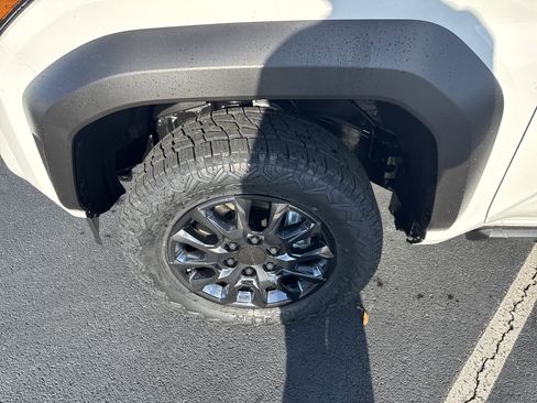 New 2025 Toyota 4Runner SR5 image 9