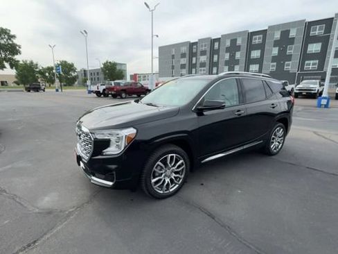 Used 2022 GMC Terrain Denali w/ LPO, Floor Liner Package AWD/4WD image 4
