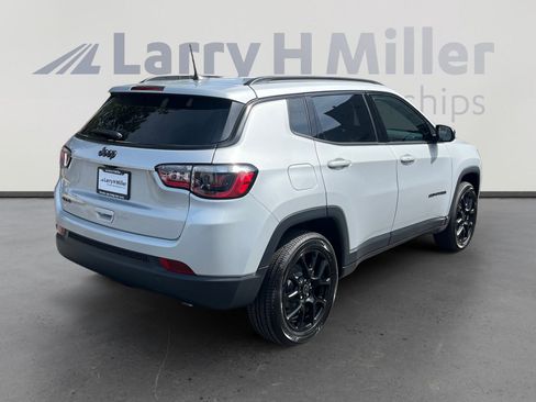 New 2026 Jeep Compass Latitude image 5