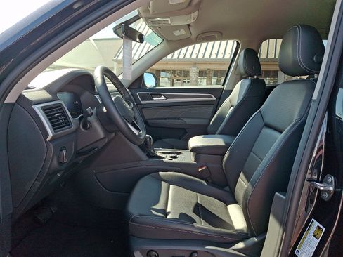 Certified 2023 Volkswagen Atlas SE image 14