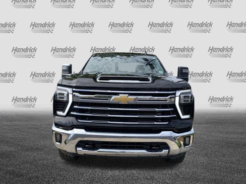Used 2024 Chevrolet Silverado 2500 LTZ image 3