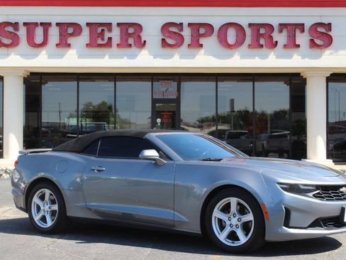 Used 2020 Chevrolet Camaro LT RWD image 1