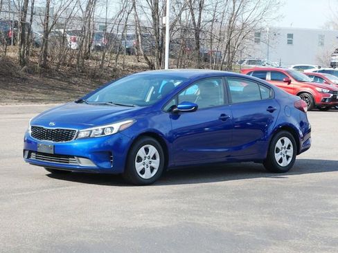 Used 2017 Kia Forte LX FWD image 2