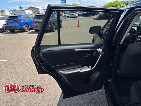 Used 2025 Toyota RAV4 XLE AWD/4WD image 36