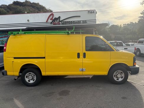 Used 2012 Chevrolet Express 2500 RWD image 5