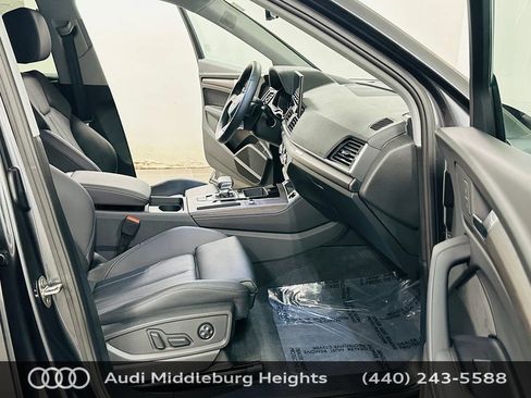 Certified 2025 Audi Q5 e Premium Plus w/ Premium Plus Package AWD/4WD image 9
