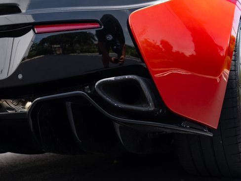 Used 2018 McLaren 570S RWD image 17