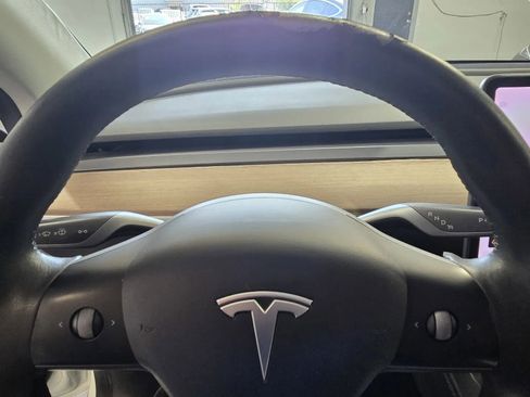 Used 2021 Tesla Model Y Long Range image 16