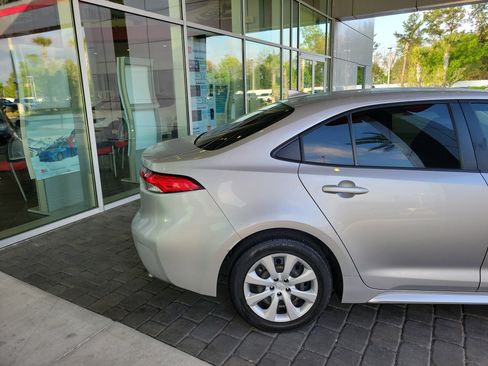 Certified 2022 Toyota Corolla LE image 6