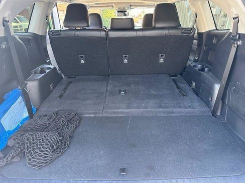 Used 2023 Toyota Highlander XLE FWD image 19