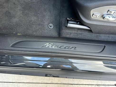 Used 2026 Porsche Macan AWD/4WD image 22