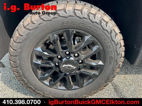 Used 2026 Chevrolet Silverado 2500 High Country w/ High Country Premium Package AWD/4WD image 4