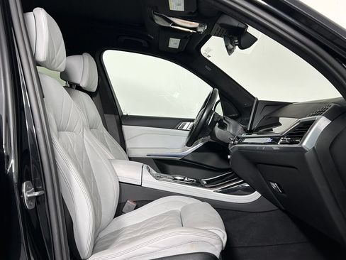 Used 2023 BMW X7 xDrive40i w/ M Sport Package AWD/4WD image 10
