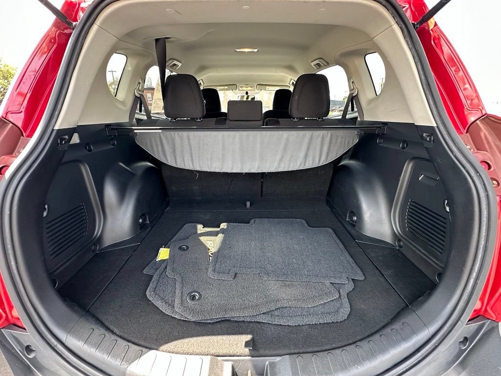 Used 2014 Toyota RAV4 LE FWD image 31