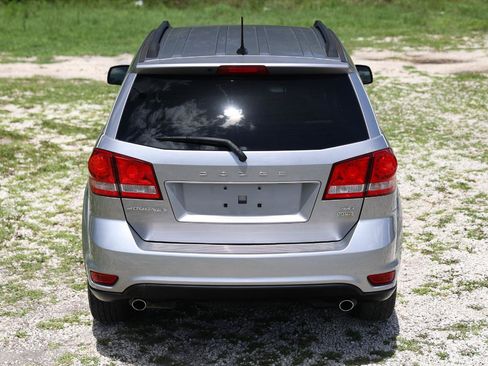 Used 2017 Dodge Journey SXT w/ Comfort/Convenience Group FWD image 9