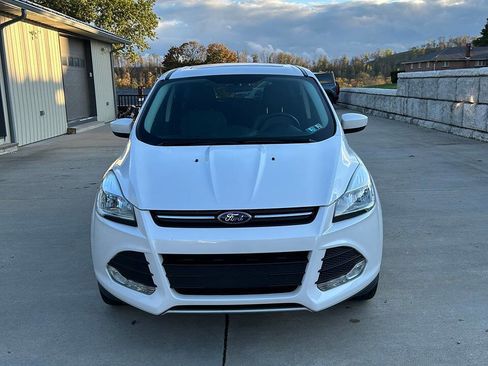 Used 2016 Ford Escape SE image 2