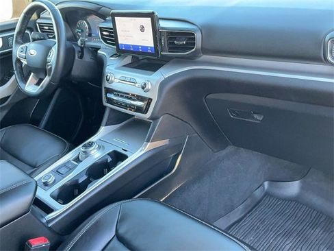 Used 2022 Ford Explorer XLT w/ Equipment Group 202A image 22